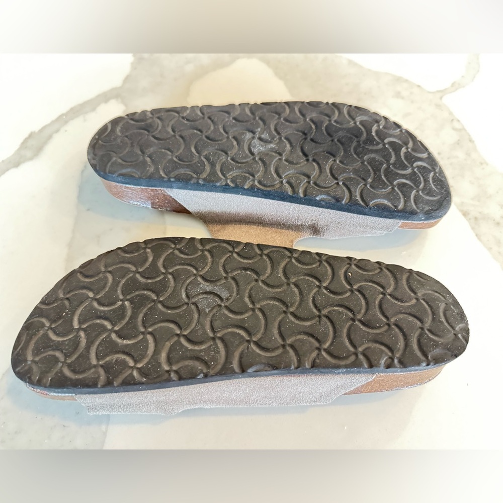 Skechers Granola Luxe Foam Dual Strap Slide Sandals. Women’s size 6. Taupe - Picture 10 of 16